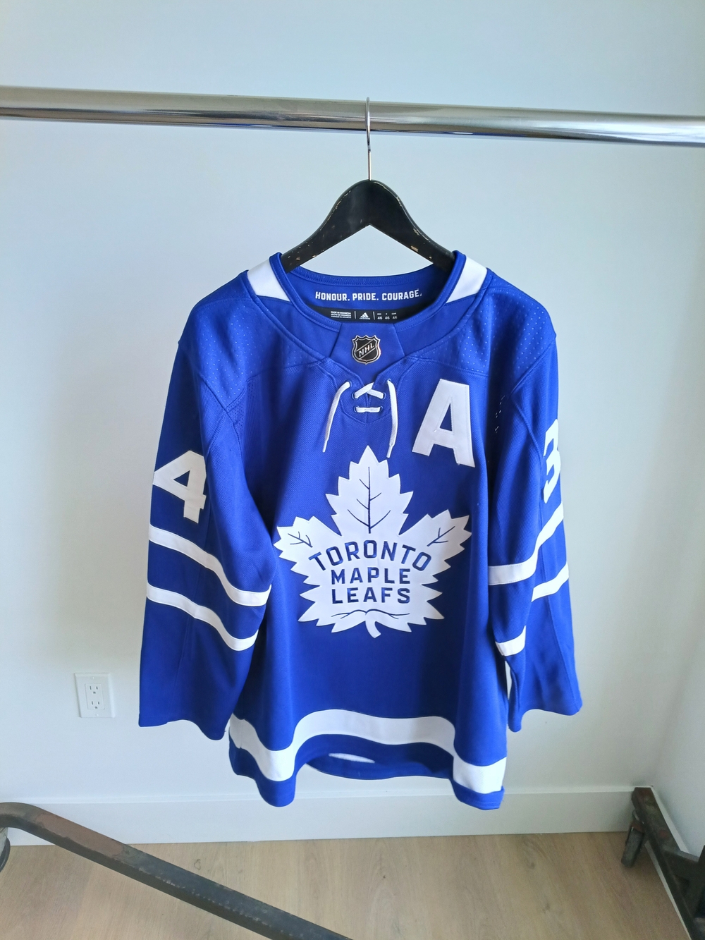Auston Matthews Toronto Maple Leafs Adidas Authentic NHL Jersey Size 46 Blue